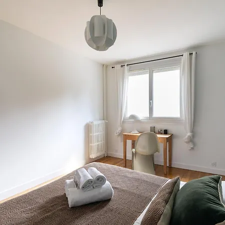 Le Montaigne - Appt Proche De La Gare Apartment